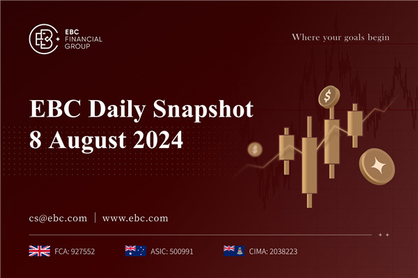 Евро колебался около месячного минимума