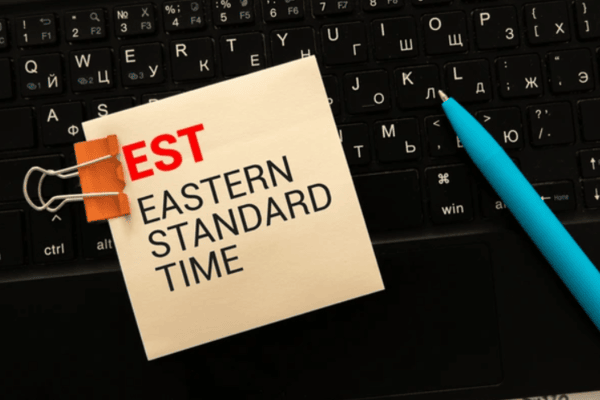 เวลา EST คืออะไร?