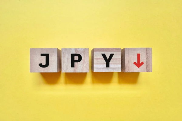 ¿Por qué el yen es tan débil? 8 factores clave detrás de su caída
