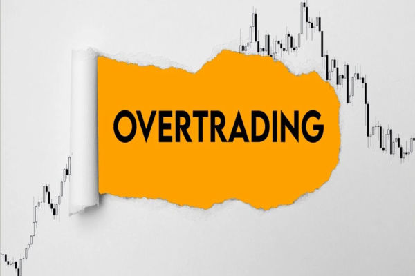 Operar en exceso no es una estrategia agresiva, es un riesgo