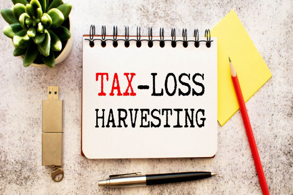 การเก็บเกี่ยวภาษีขาดทุนคืออะไร? คู่มือการวางแผนภาษีสิ้นปี