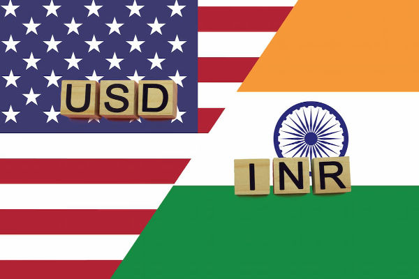 توقعات سعر صرف الدولار الأمريكي مقابل الروبية الهندية لعام ٢٠٢٥: توقعات الخبراء وتحليلاتهم