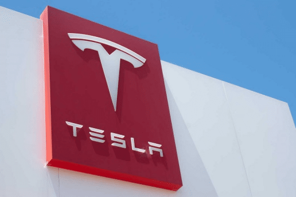 テスラの財務諸表によって株価が急激に変動するのはなぜか?