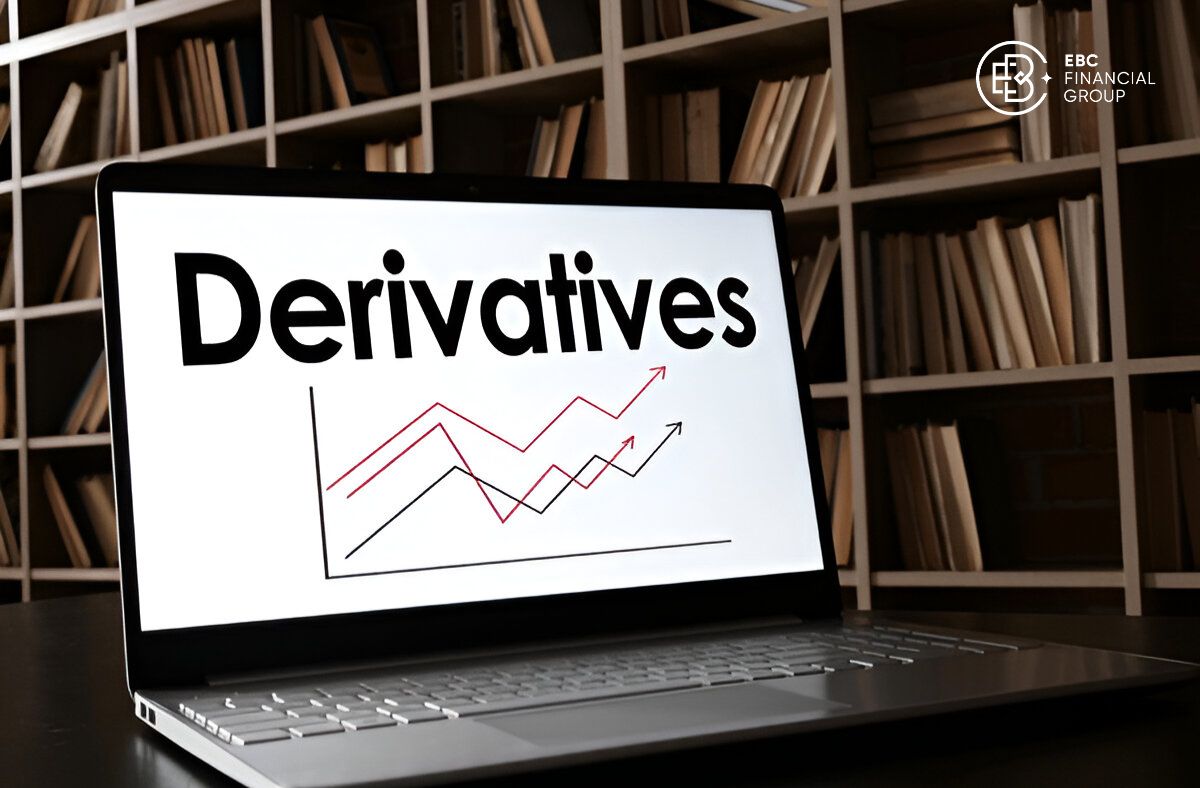 Chứng khoán phái sinh là gì? Công cụ đầu tư mọi điều kiện