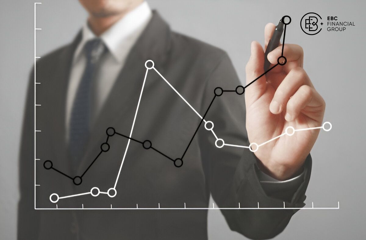 Chu kỳ cổ phiếu là gì? 4 giai đoạn xác định khi nào mua bán