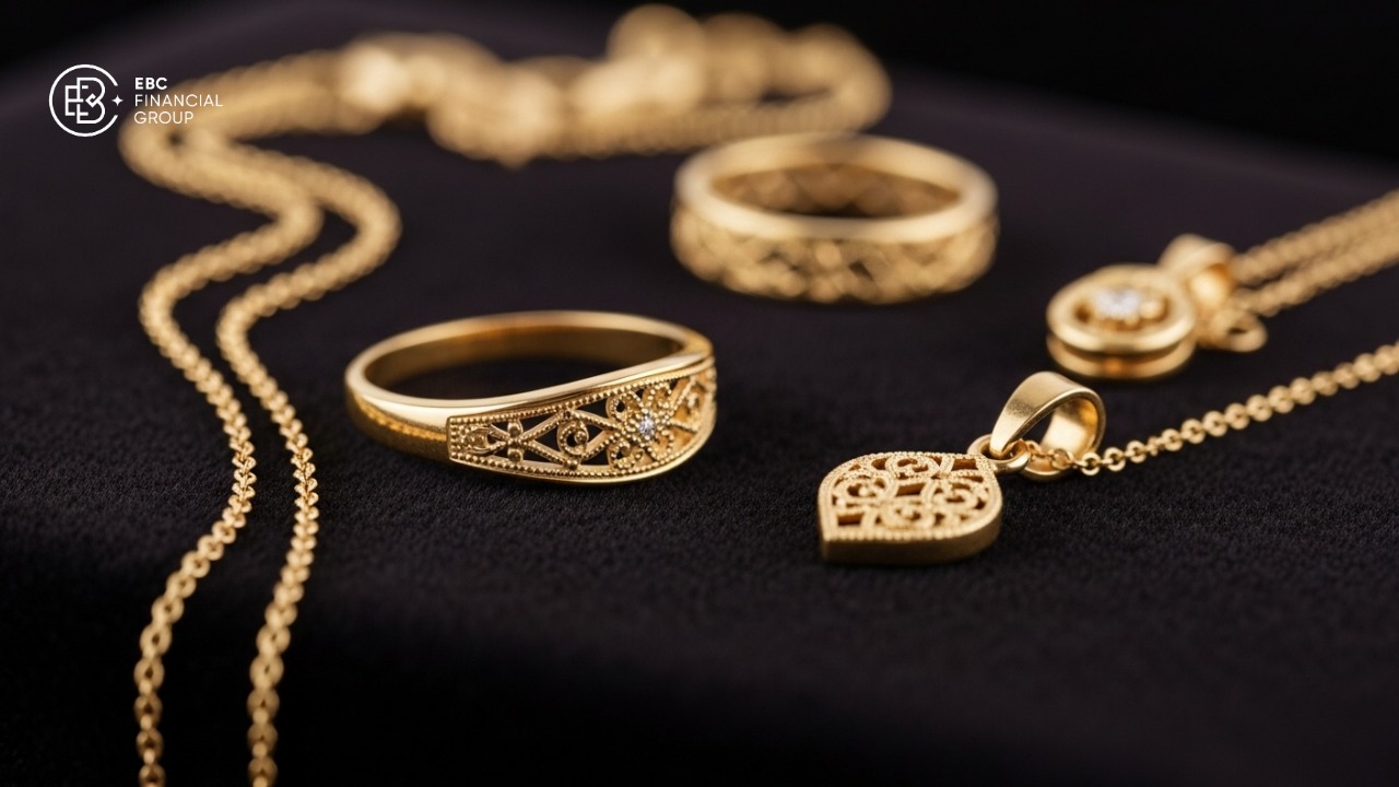 Vàng ý là gì? So sánh giá vàng Italy 750, 925 và vàng tây