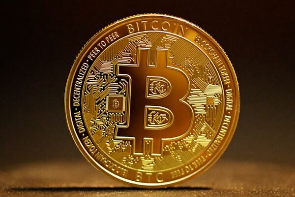 Bitcoin เล่นยังไง? รวมกลยุทธ์เทรดและแนวทางลงทุน