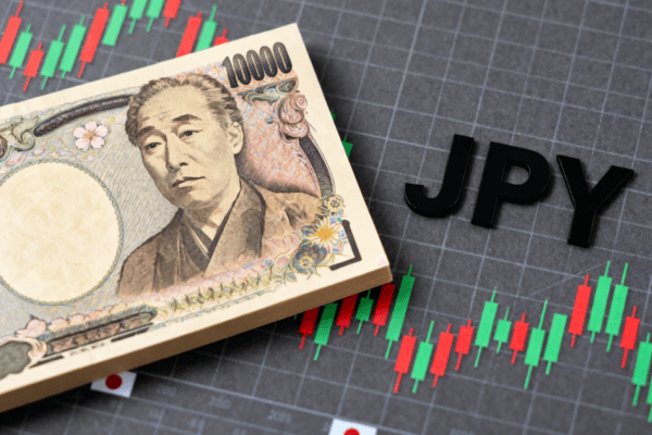 円の価値の最低値はいくら?市場の下落でチャンスを捉える方法