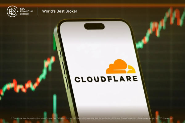انخفاض أسهم Cloudflare بعد الانقطاع الثاني: ما يراه المتداولون