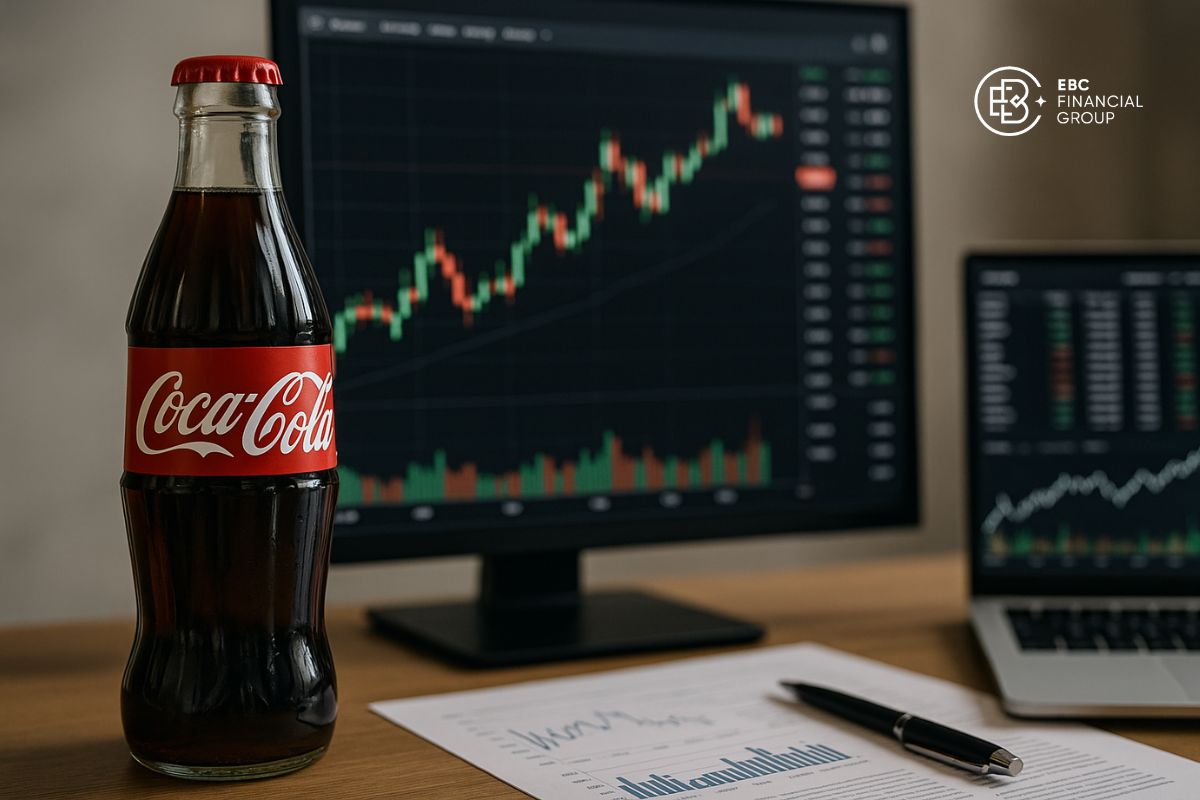 Cổ phiếu Coca-Cola sau cú xoay trục AI và CEO mới: mua thêm hay chỉ nên nắm giữ?