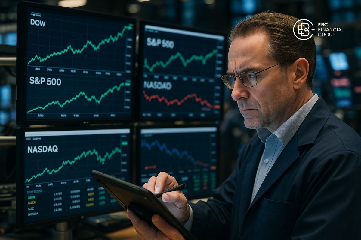 Chứng khoán Mỹ trái chiều: Dow, S&P 500 lập kỷ lục, Nasdaq giảm vì Oracle