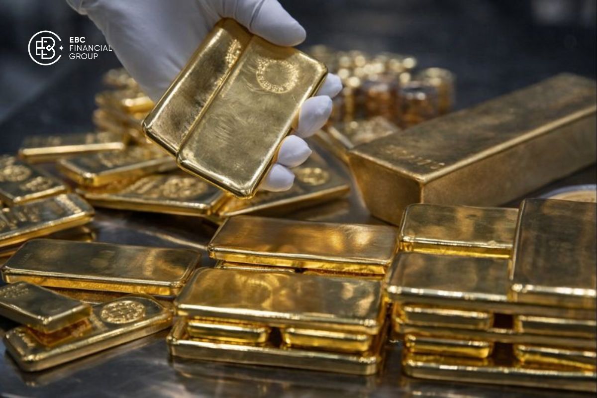 Chuyên gia dự báo giá vàng tuần tới: 3 kịch bản rung lắc 4.270–4.400 USD, xu hướng tăng nhưng rủi ro điều chỉnh cao