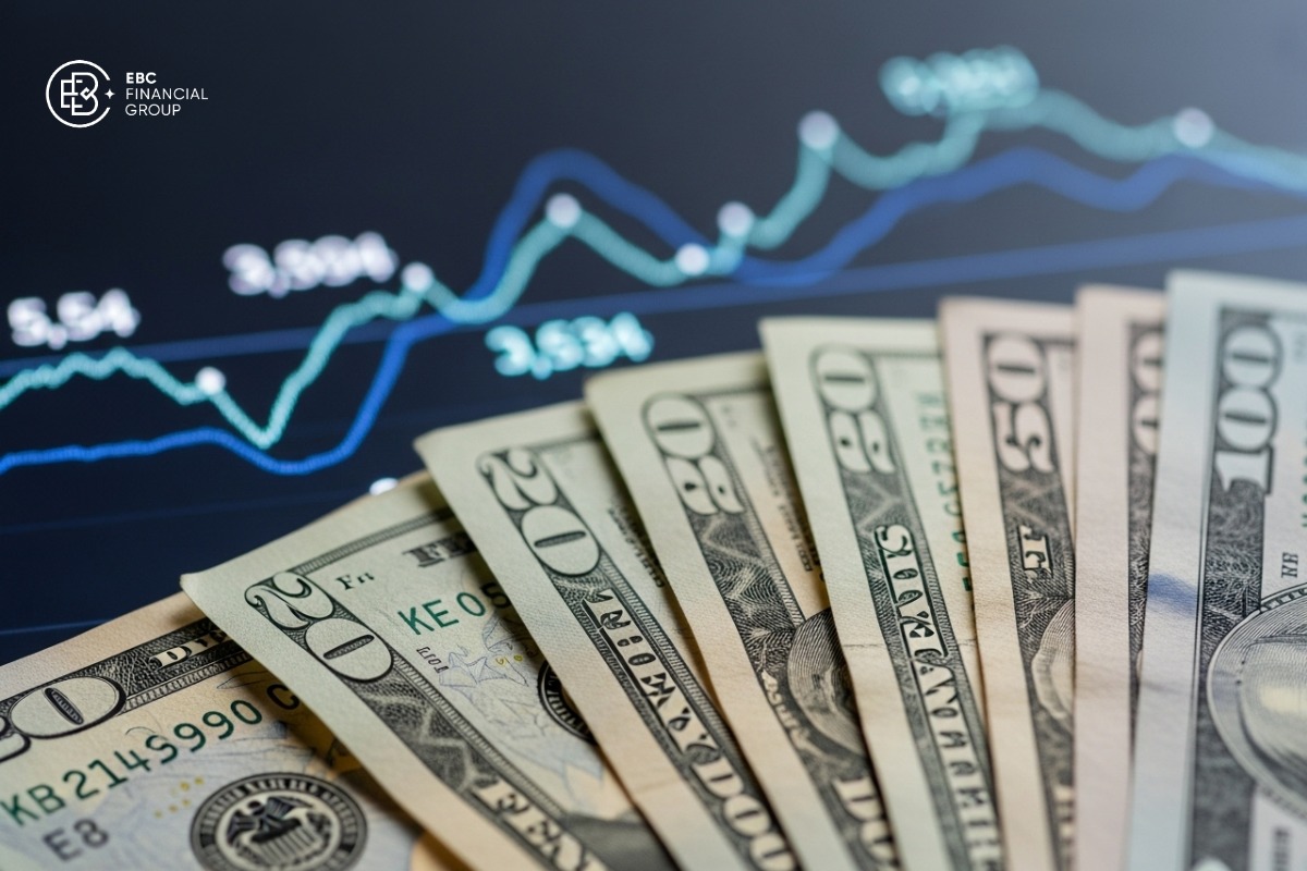 Tỷ giá USD hôm nay 24/12/2025: Ngân hàng đi ngang, chợ đen bật tăng