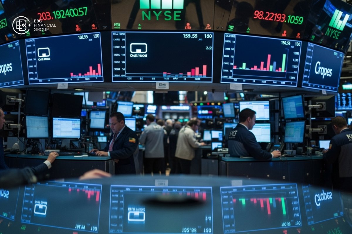 Chứng khoán Mỹ lùi nhẹ, S&P 500 vẫn gần 7.000 điểm