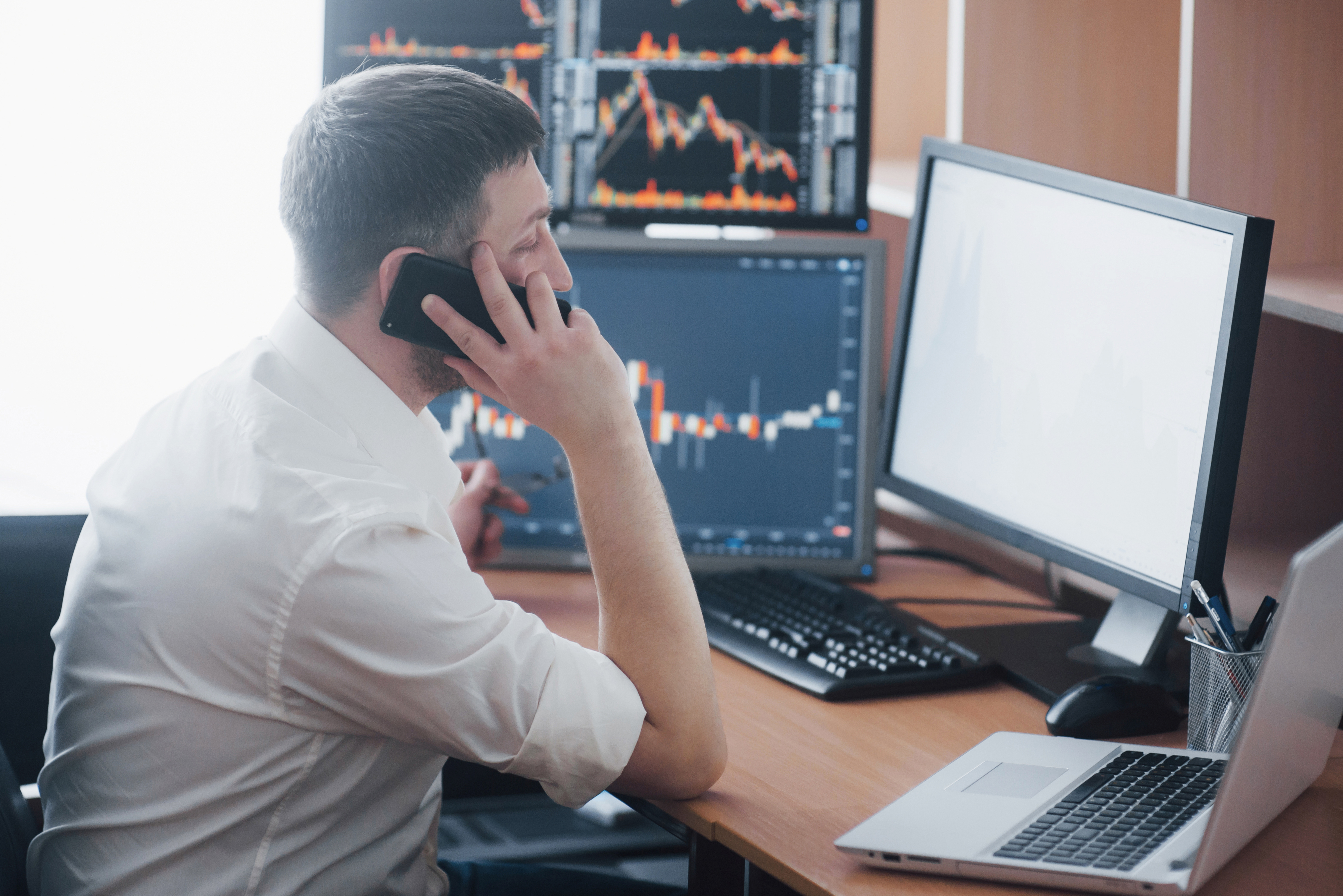 Slippage Forex คืออะไร? ปัญหาที่เลี่ยงไม่ได้ แต่จัดการได้ถ้าเลือกโบรกเกอร์ที่ใช่