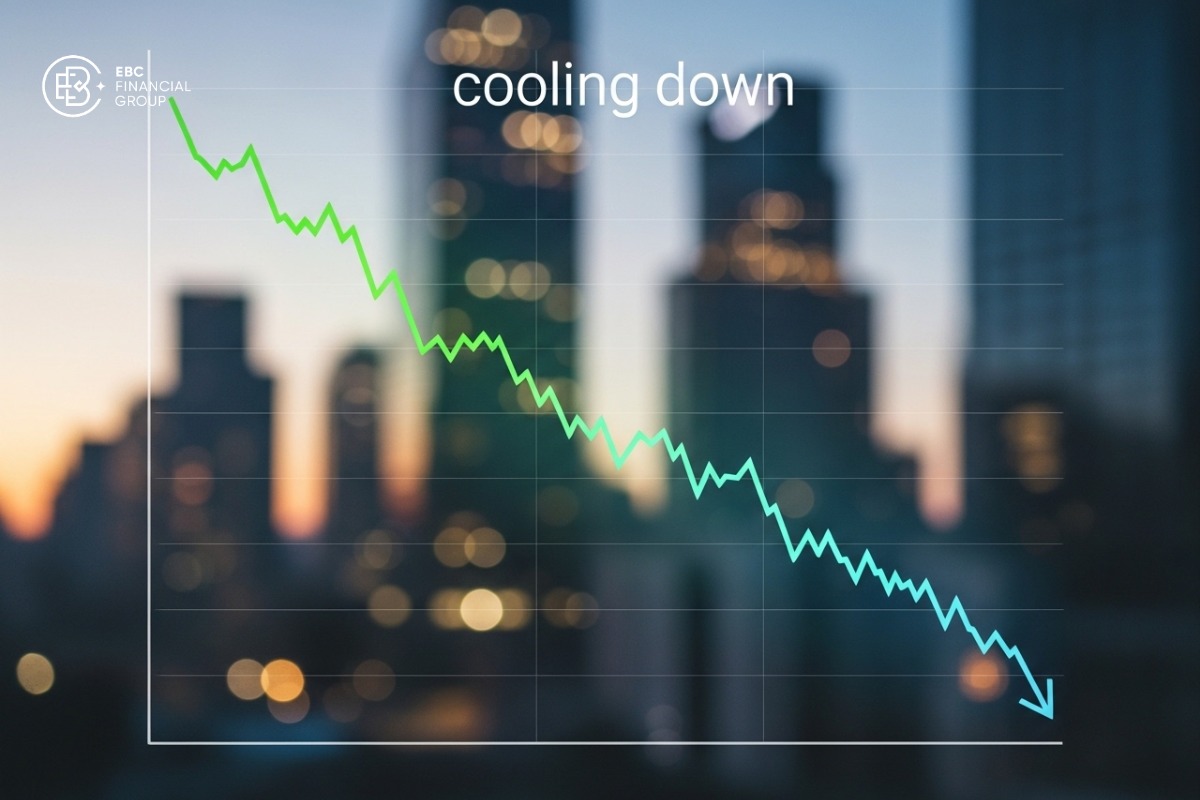 Tỷ giá USD thế giới và thị trường tự do cùng hạ nhiệt