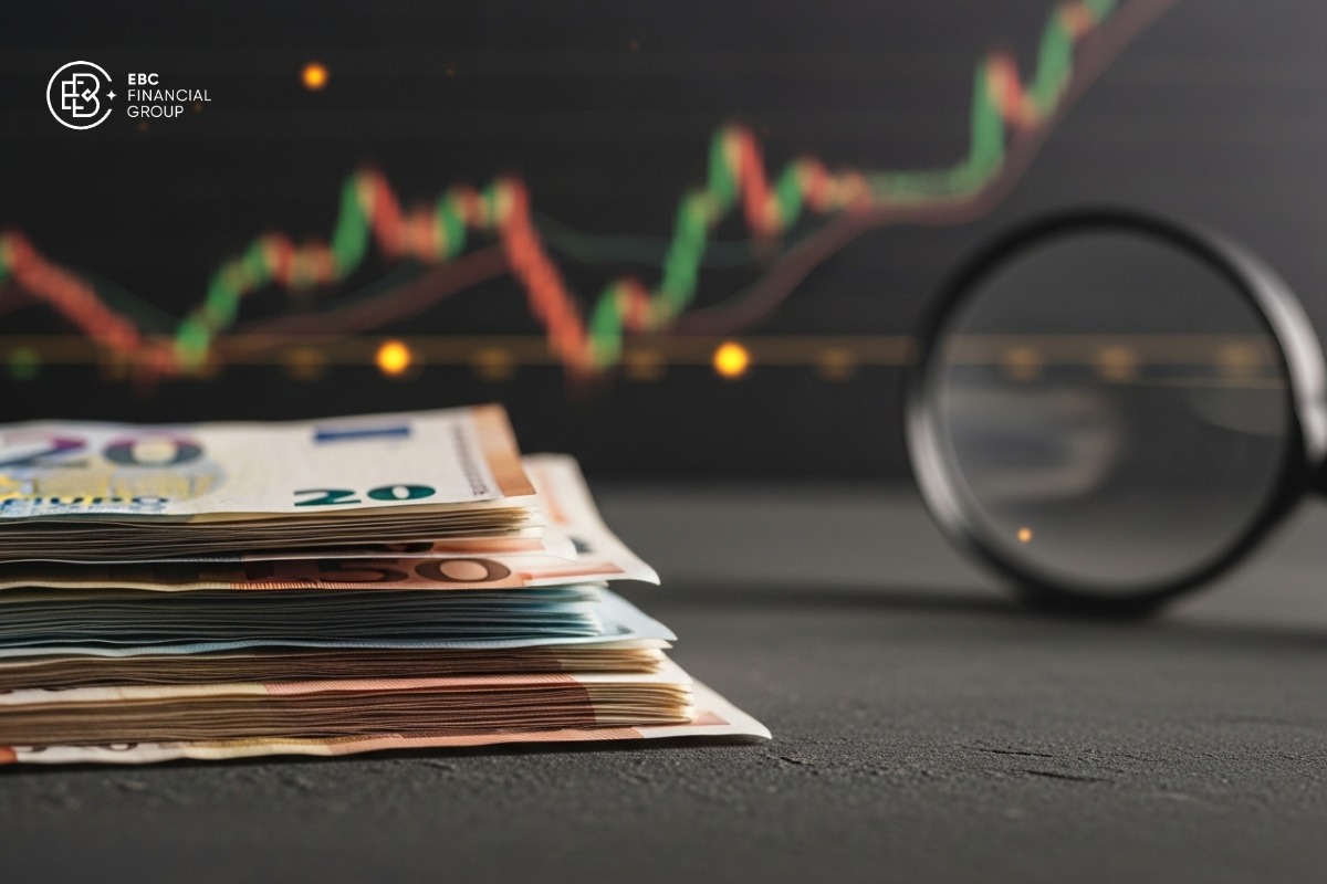 Tỷ giá euro hôm nay điều chỉnh nhẹ sau nhịp tăng, chênh lệch mua bán vẫn rộng