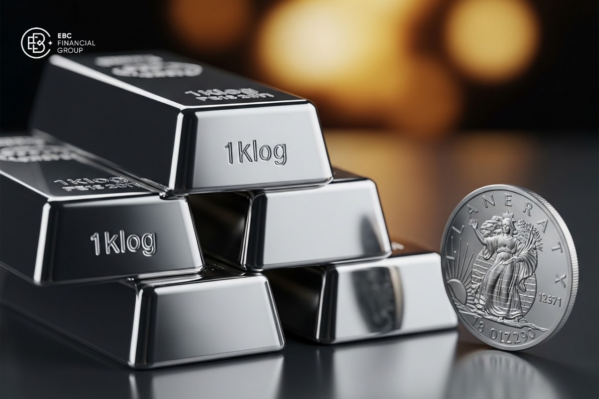 Giá bạc thỏi gần 120 triệu/kg, bạc thế giới áp sát 120 USD/ounce