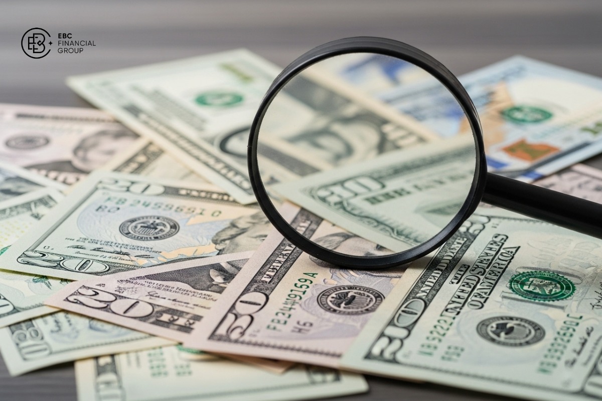 Tỷ giá USD/VND hôm nay: Chợ đen vọt lên mốc 26.700, ngân hàng lệch mạnh